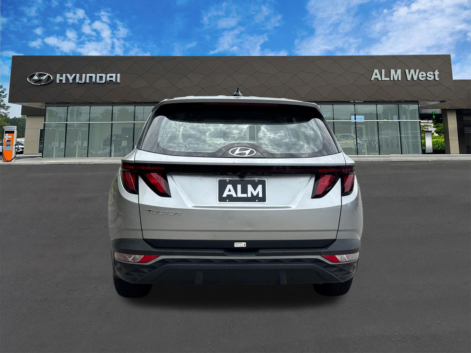 Used 2024 Silver Hyundai SE image 6