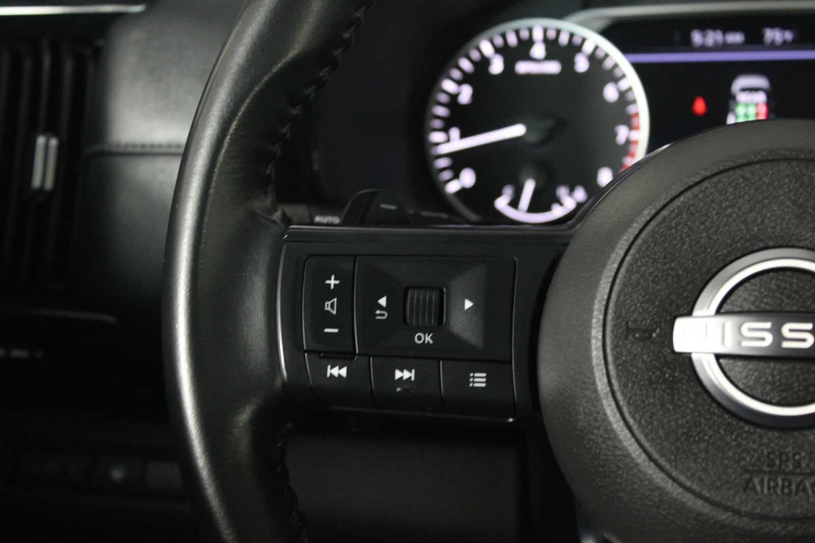 Used 2024 Gray Nissan SV image 26