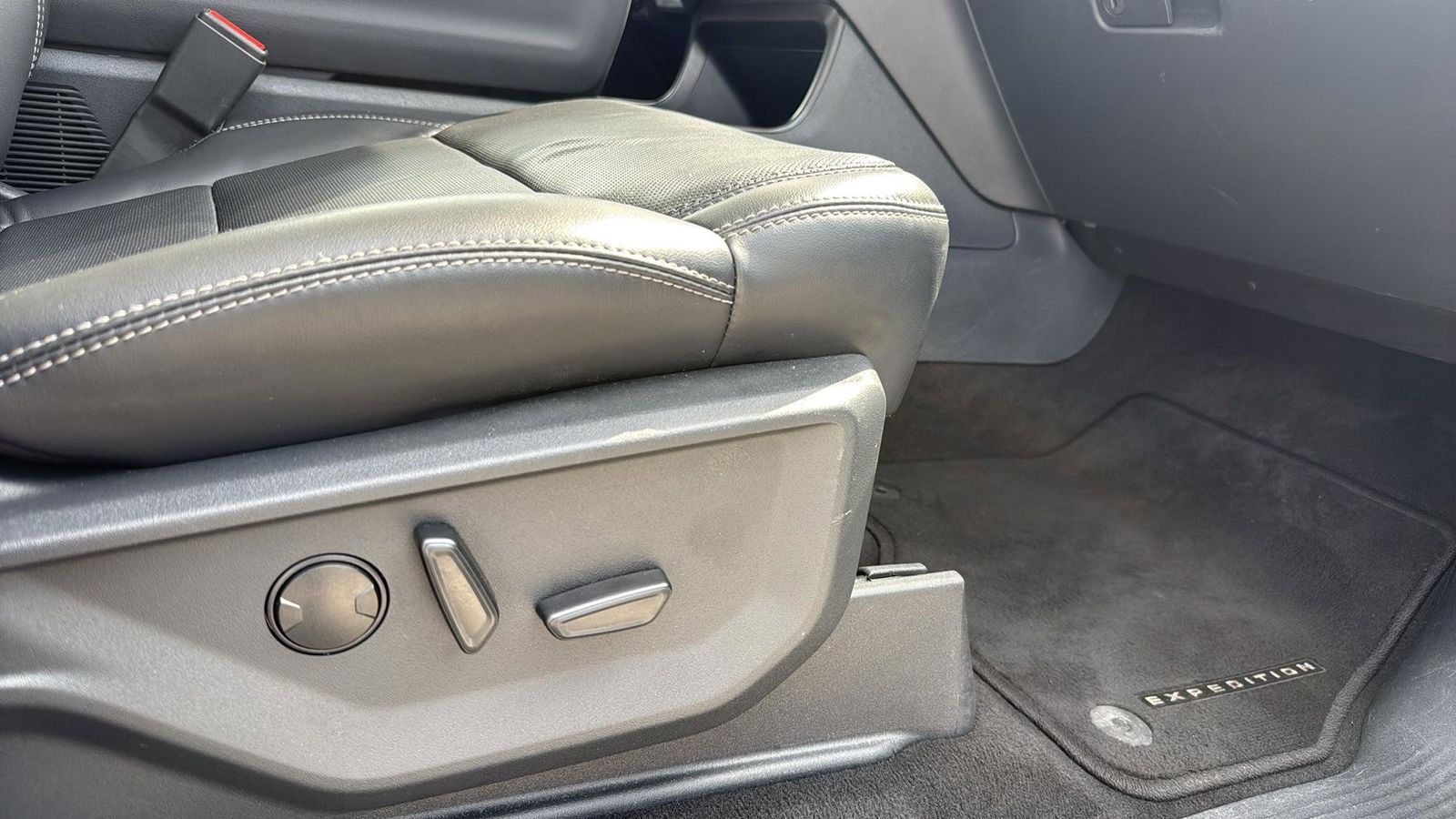 Used Car 2025 Ford Expedition Max  Platinum For Sale Under $80,000 In Austin, Texas