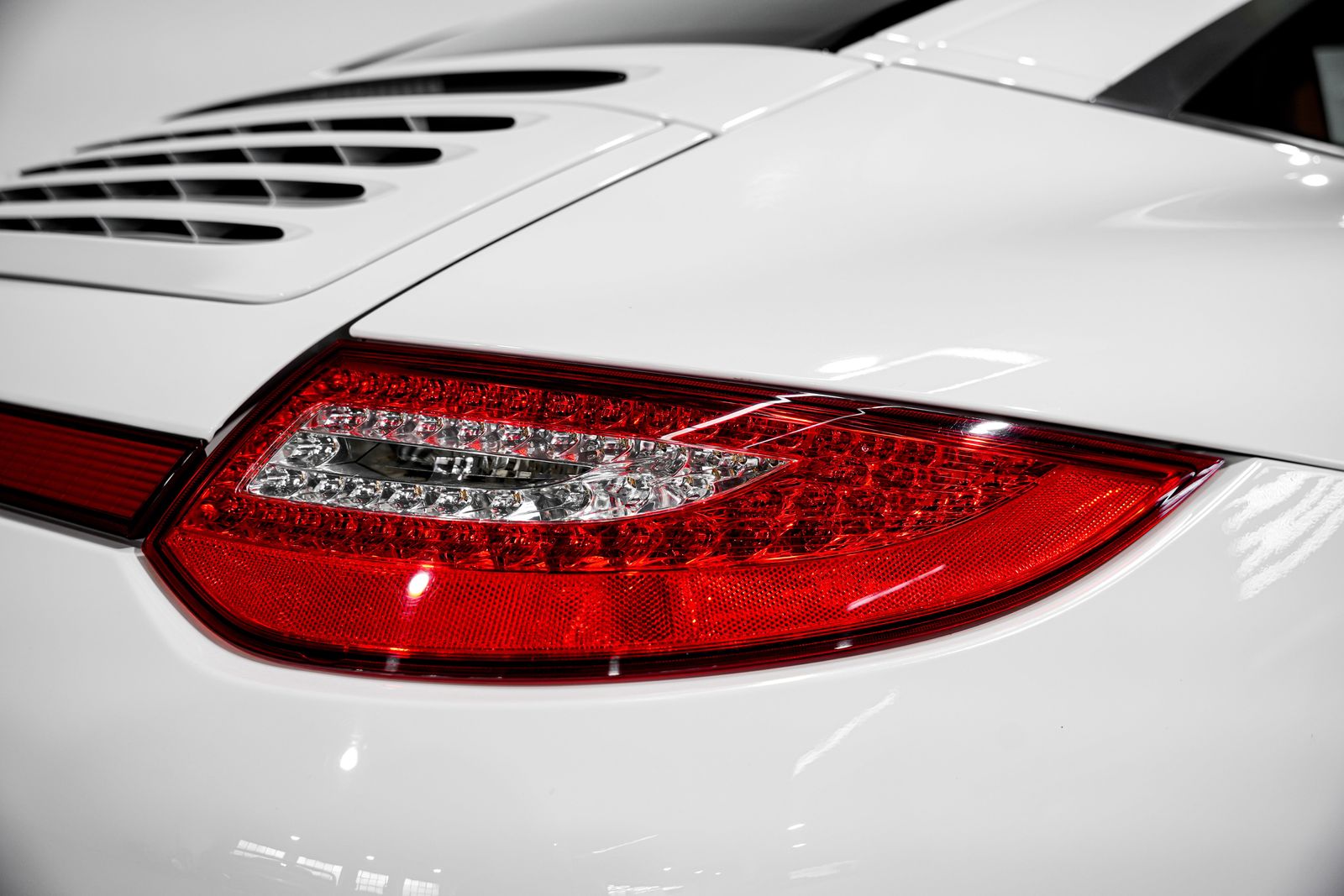 2010 Porsche 911 Targa 4S — photo 38