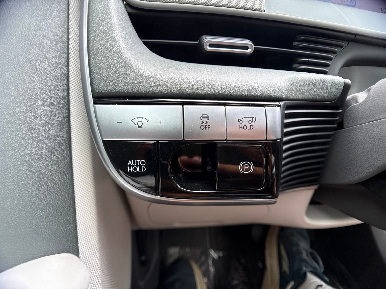 Used 2023 Gray Hyundai SEL image 23