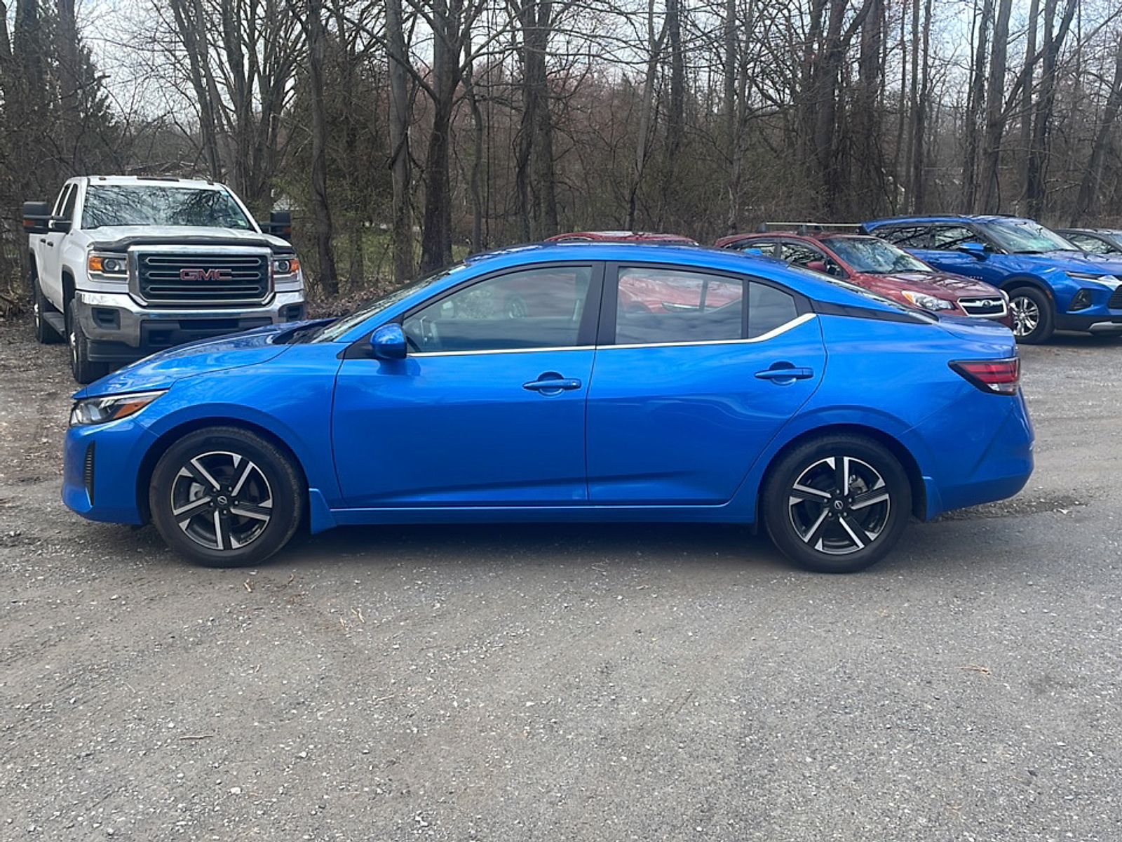 View vehicle photo 4