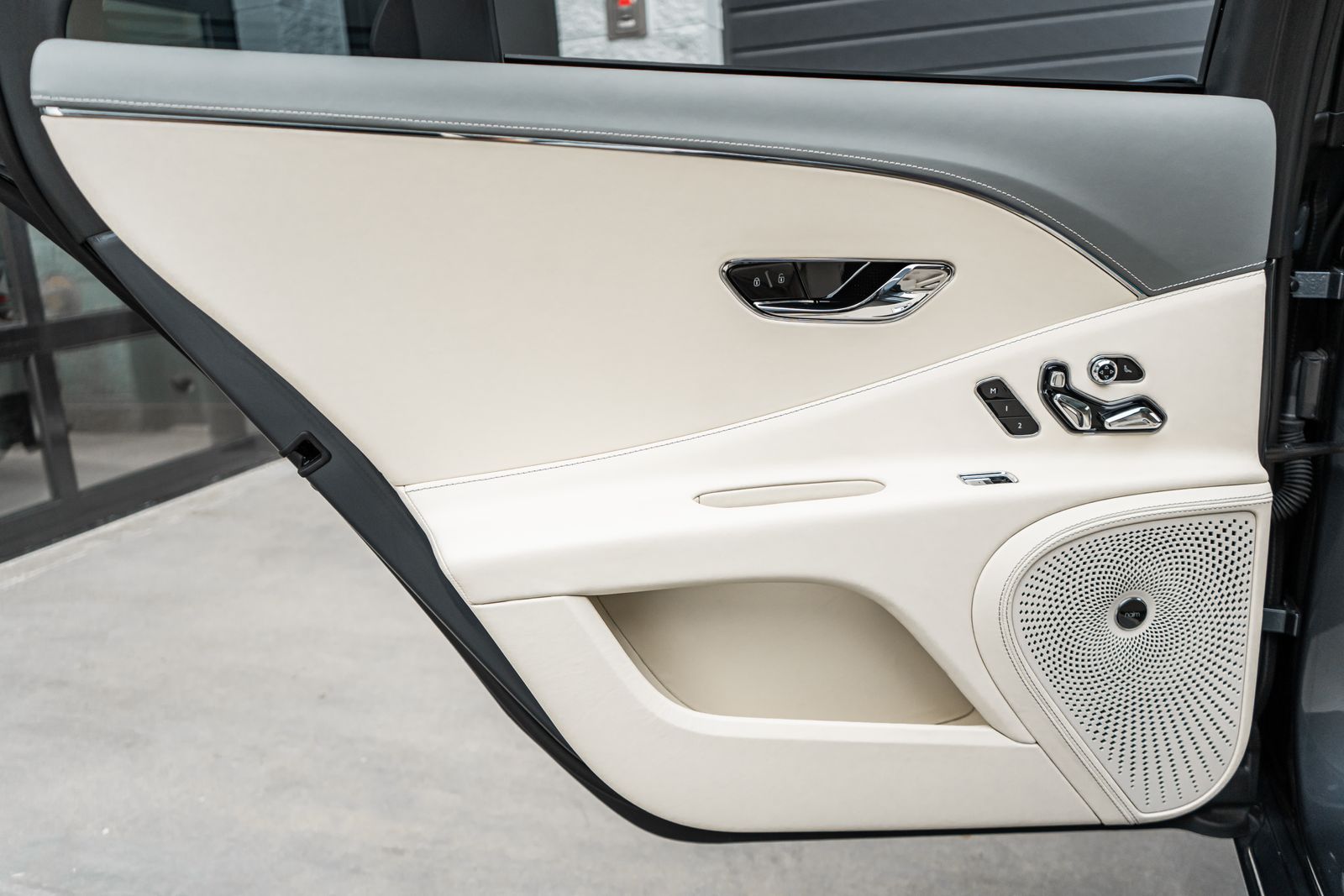 2026 Bentley Flying Spur - Photo 34