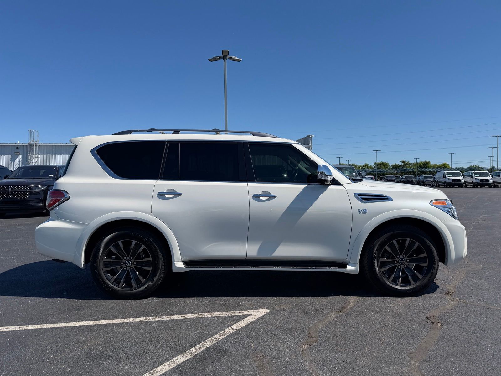 2020 Nissan Armada image 5