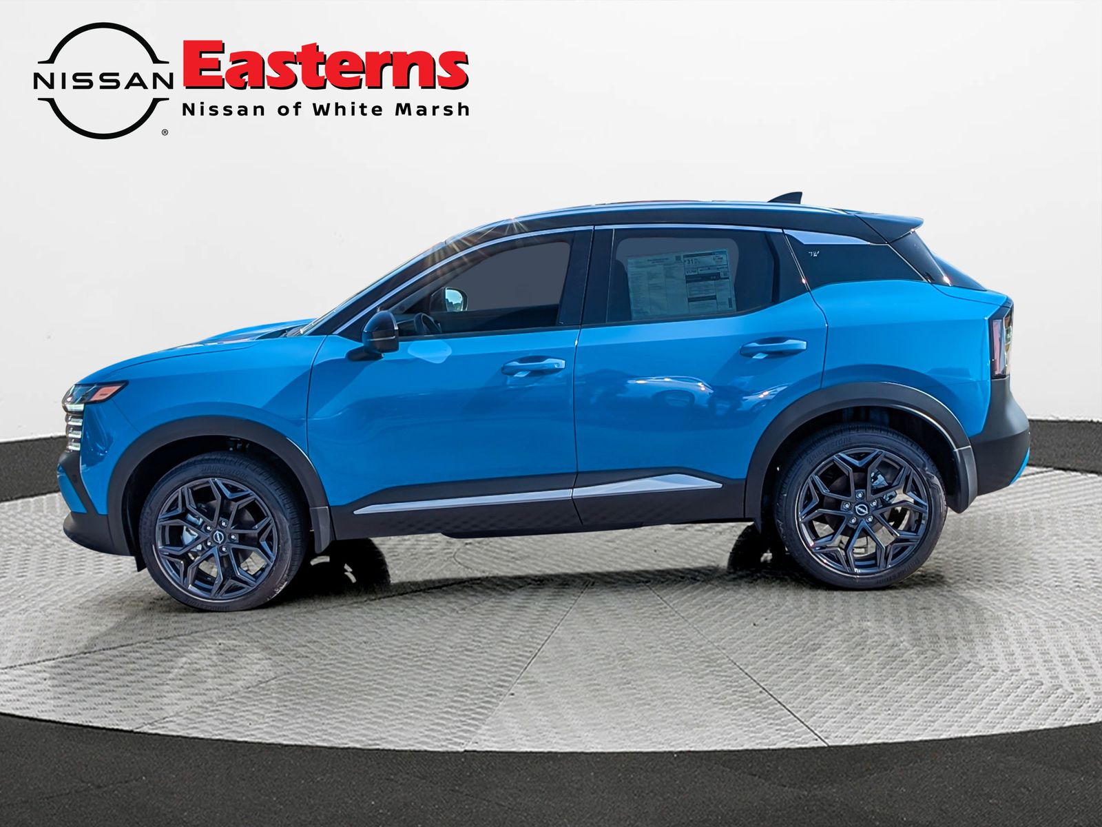 2025 Nissan Kicks SR photo 3