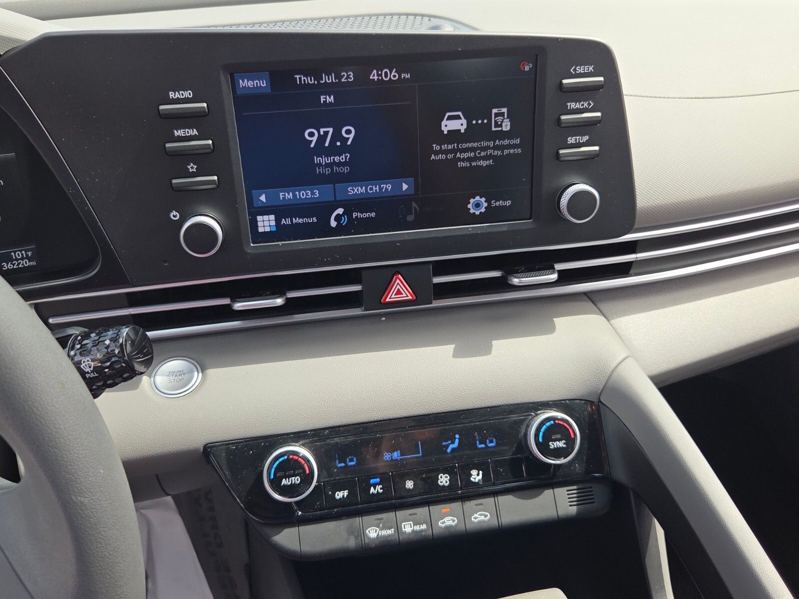 Used 2023 Black Hyundai SEL image 18