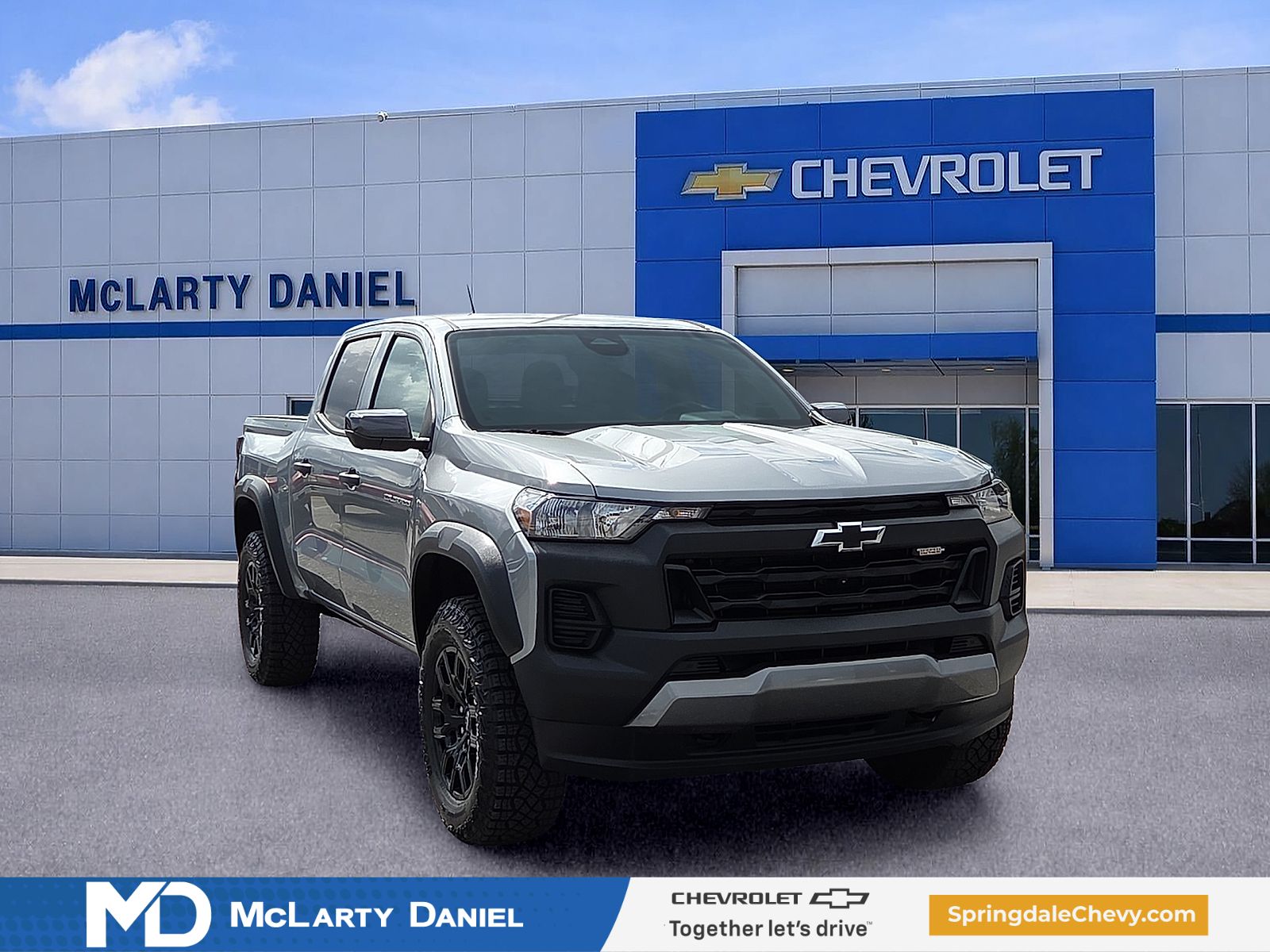 Sterling Gray Metallic 2025 Chevrolet Colorado Pickup Truck Four-Wheel Drive 8-Speed Automatic