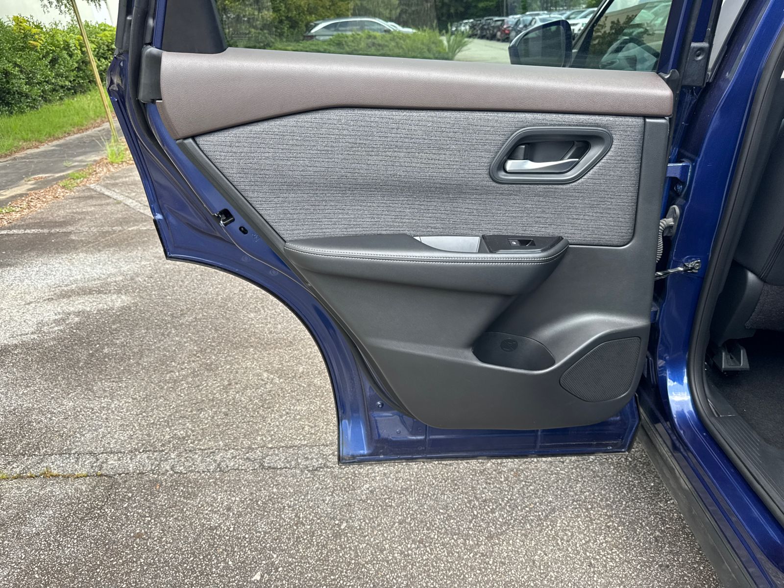 Used 2023 Blue Nissan SV image 21