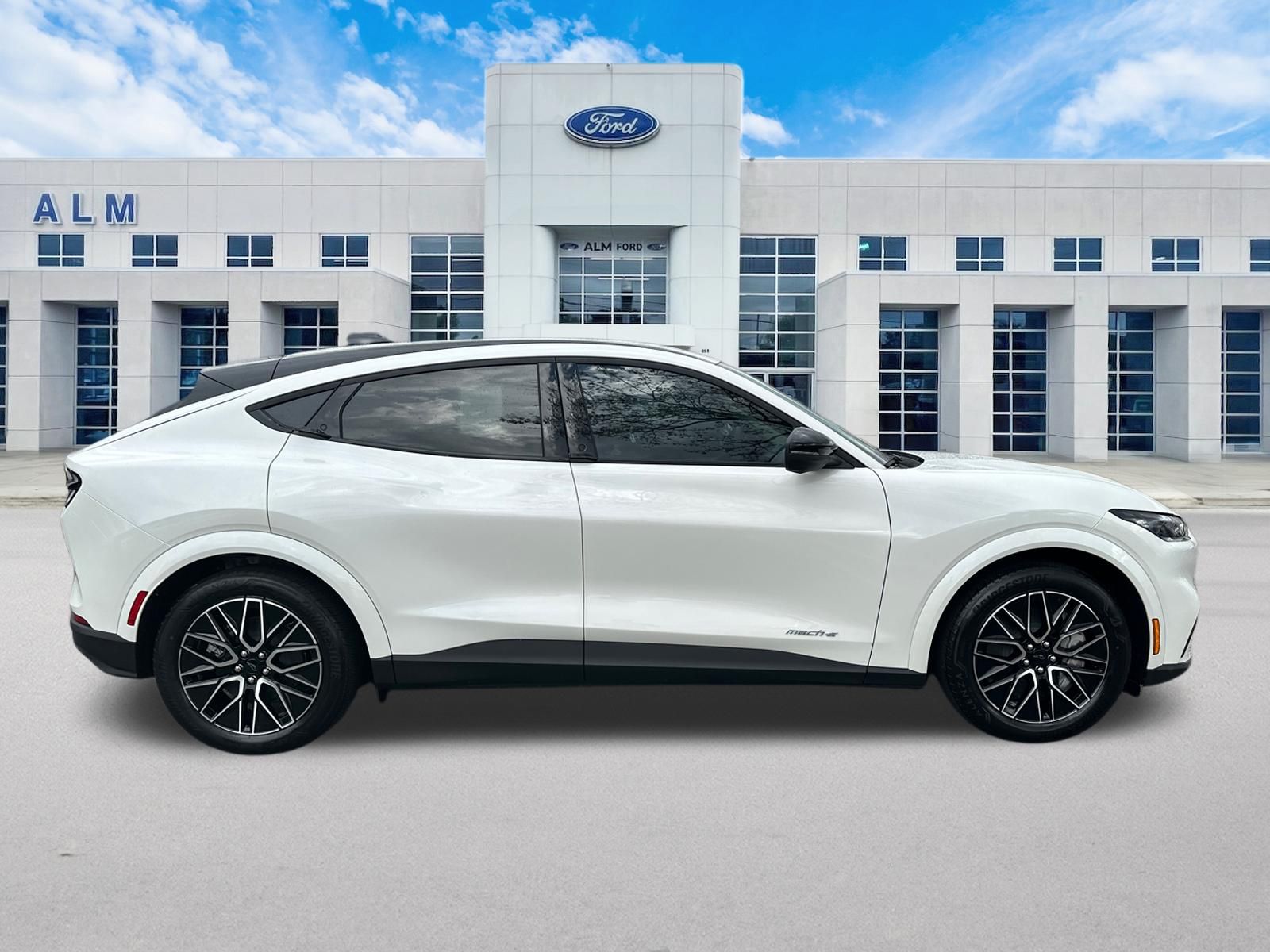 New 2026 Star White Metallic Tri-coat Ford Premium image 5