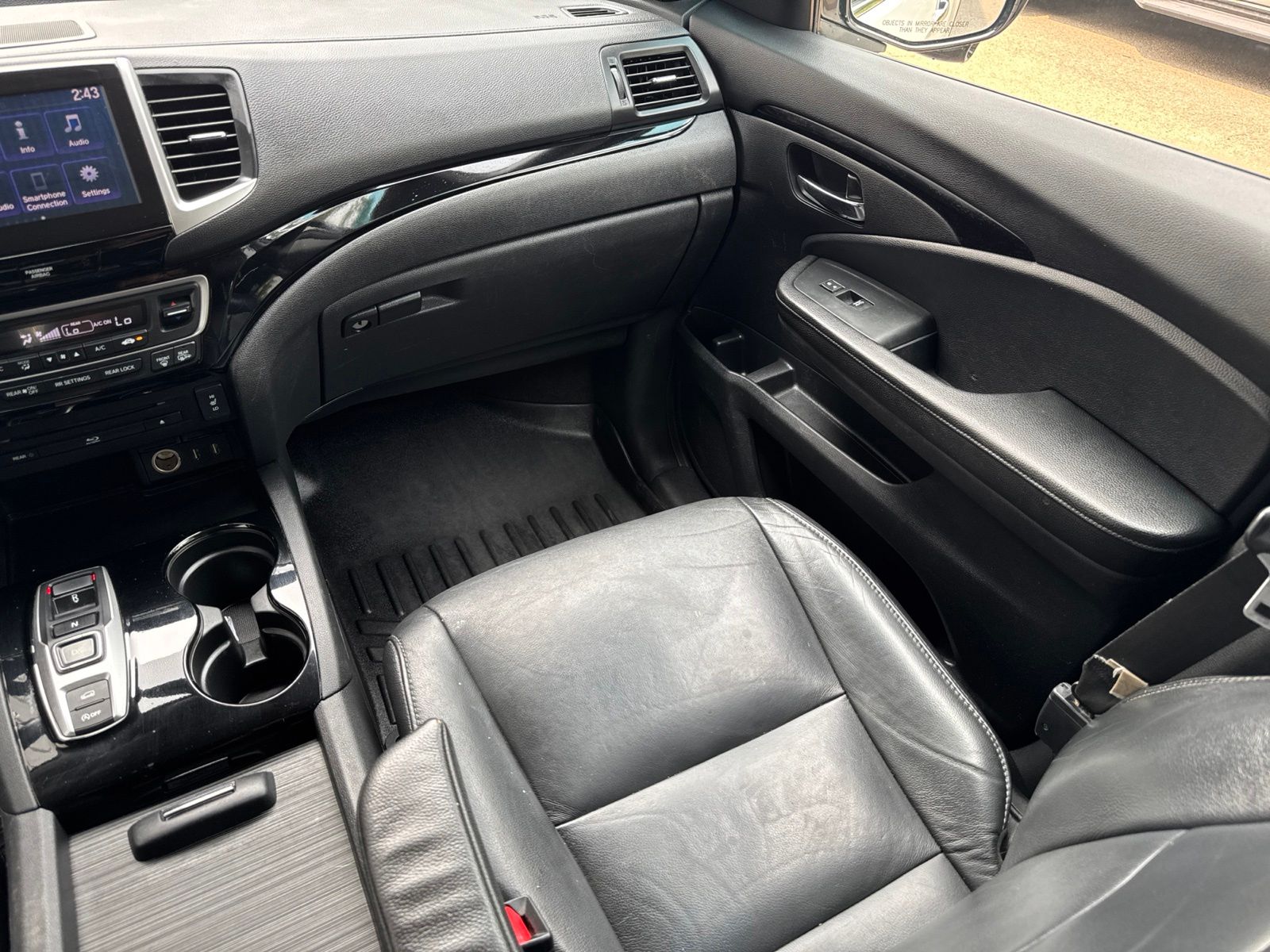Used 2017 White Diamond Pearl Honda Touring image 30