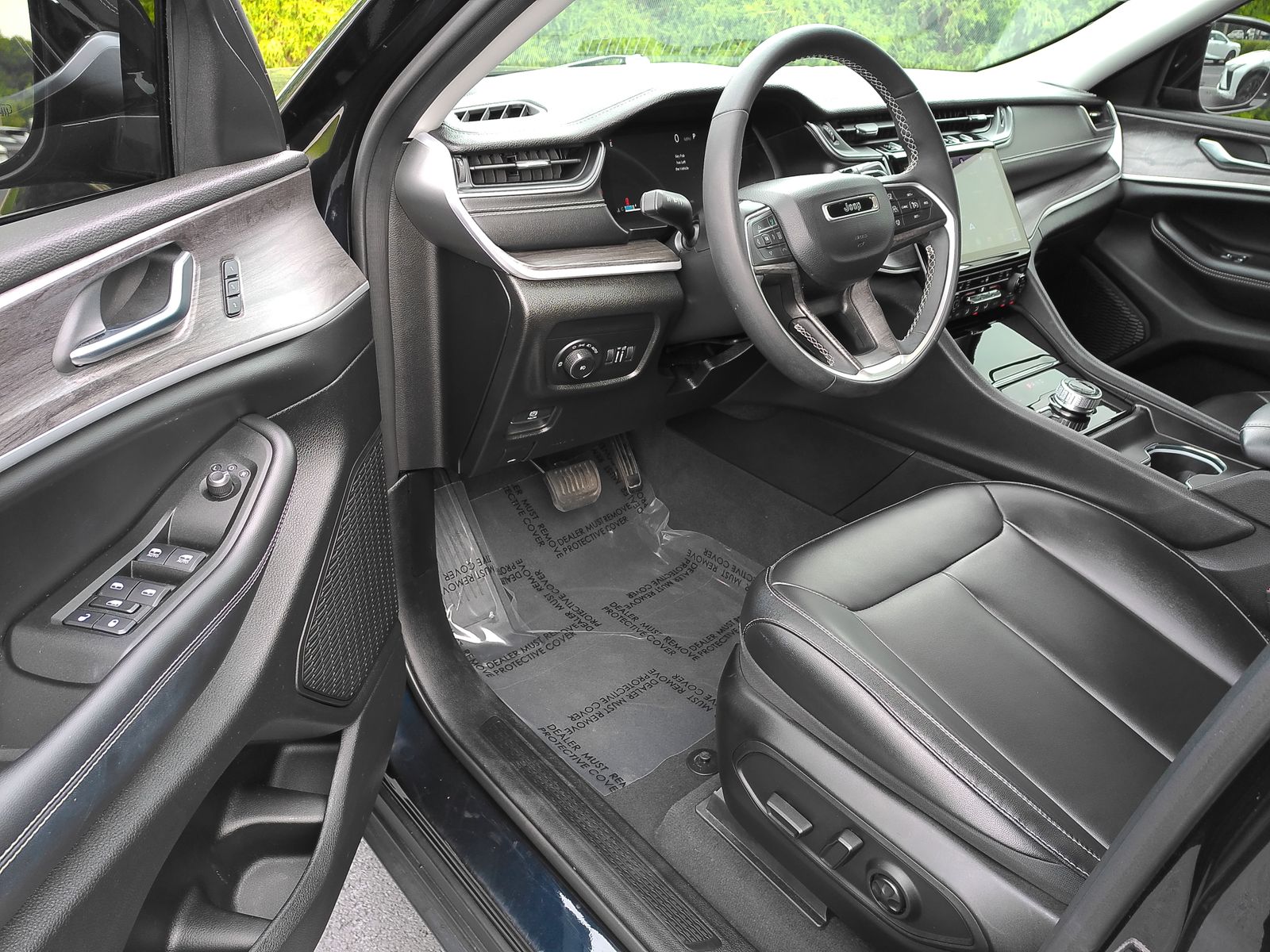 Used 2024 Black Jeep Limited image 17