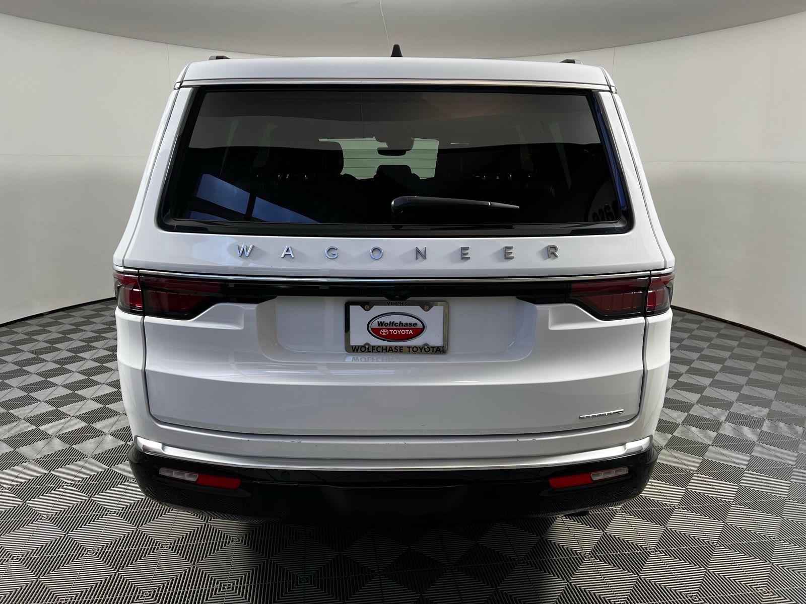 Thumbnail: 2024 Jeep Wagoneer - 6