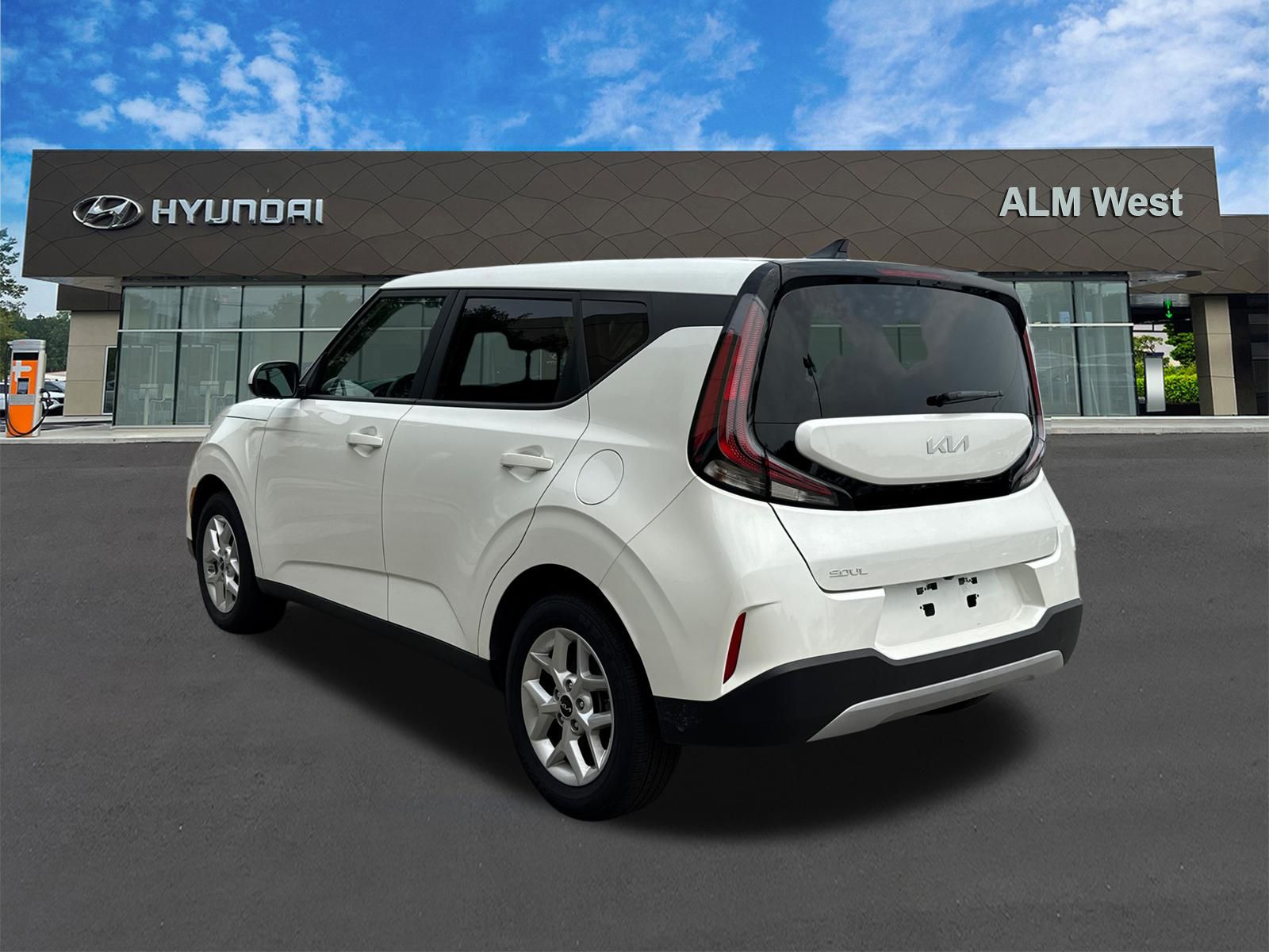 Used 2025 White Kia LX image 7
