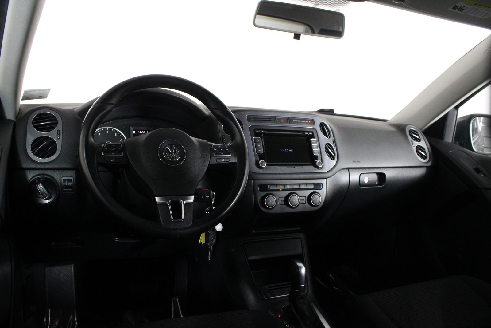Used 2015 Gray Volkswagen S image 10