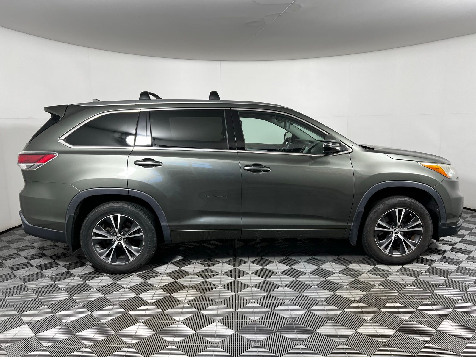 2016 Toyota Highlander XLE 4