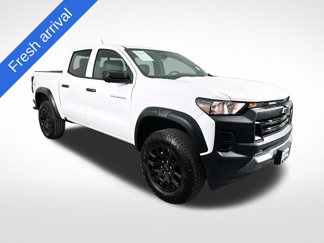 Summit White 2026 Chevrolet Colorado Pickup Truck Four-Wheel Drive 8-Speed Automatic