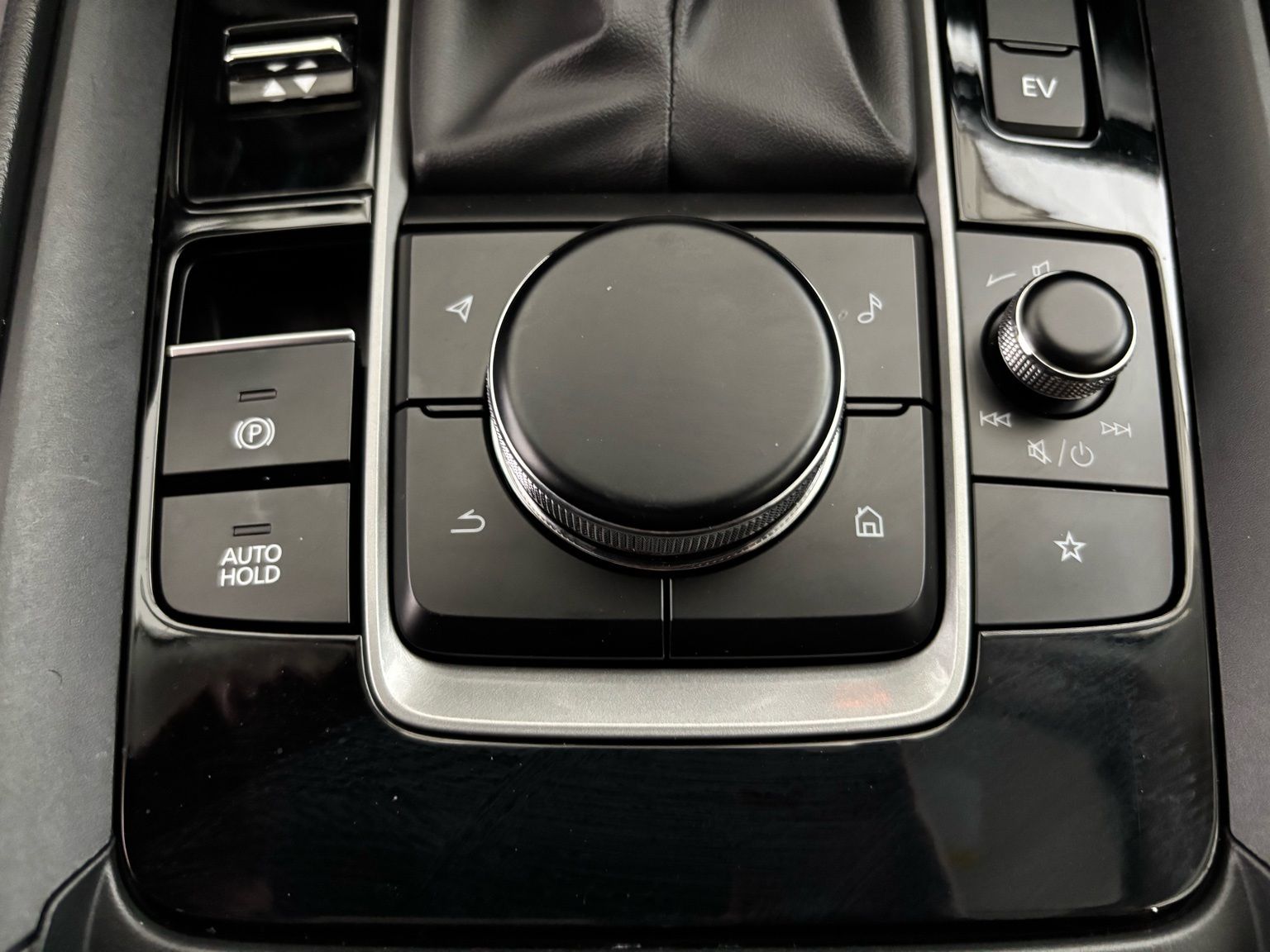 Used Car 2025 Mazda Cx-50 Hybrid  Utility Premium All Wheel Drive For Sale Under $35,000 In Austin, Texas