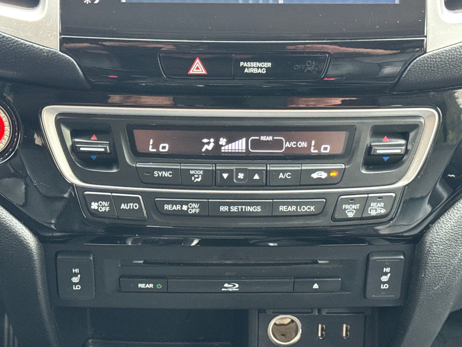 Used 2017 White Diamond Pearl Honda Touring image 22