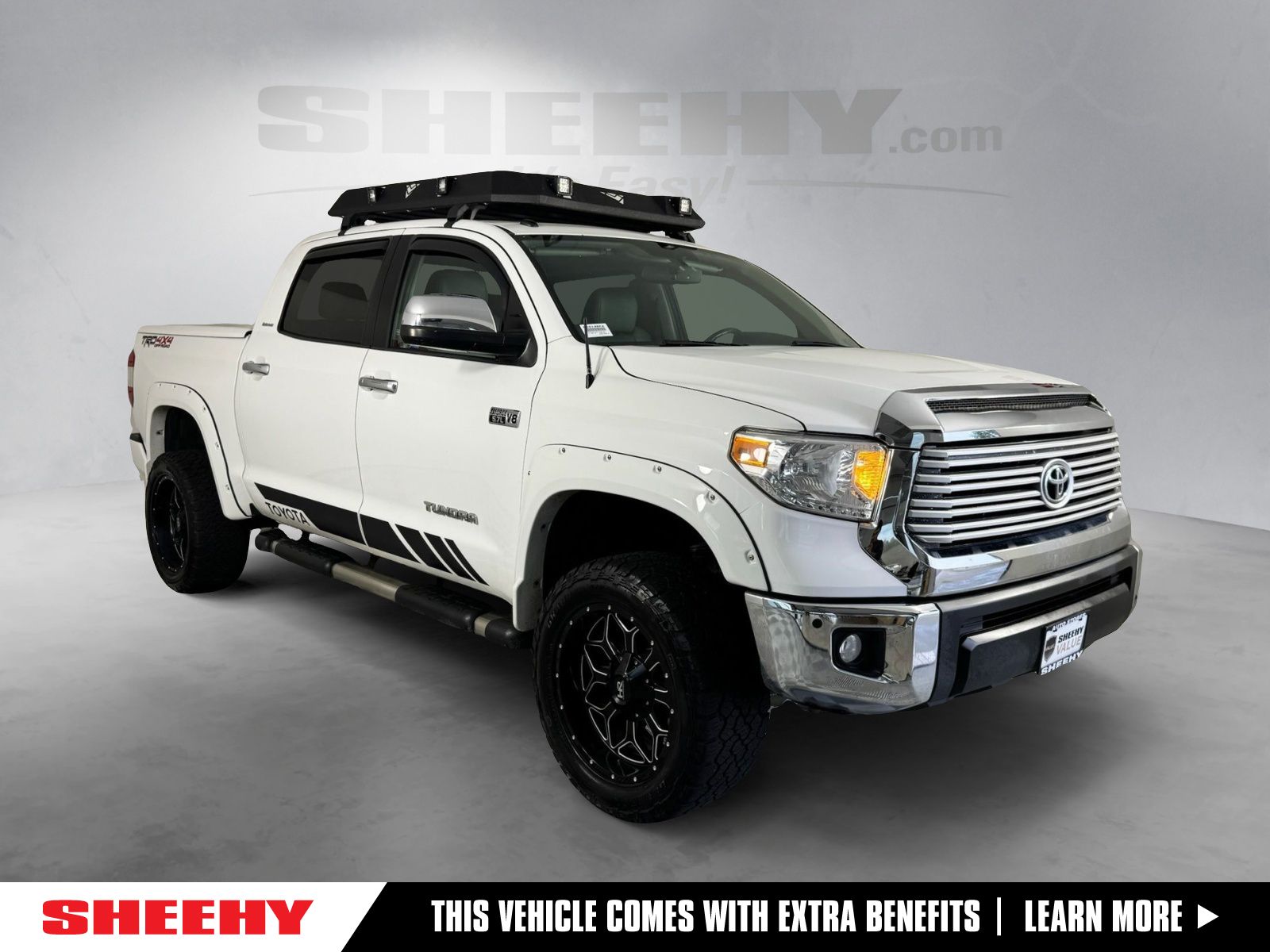 Super White 2017 Toyota Tundra Pickup Truck Four-Wheel Drive 6-Speed Automatic Overdrive