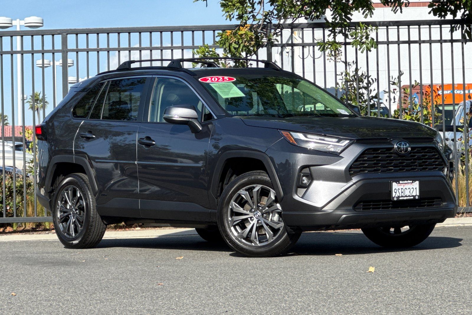 View vehicle photo 2