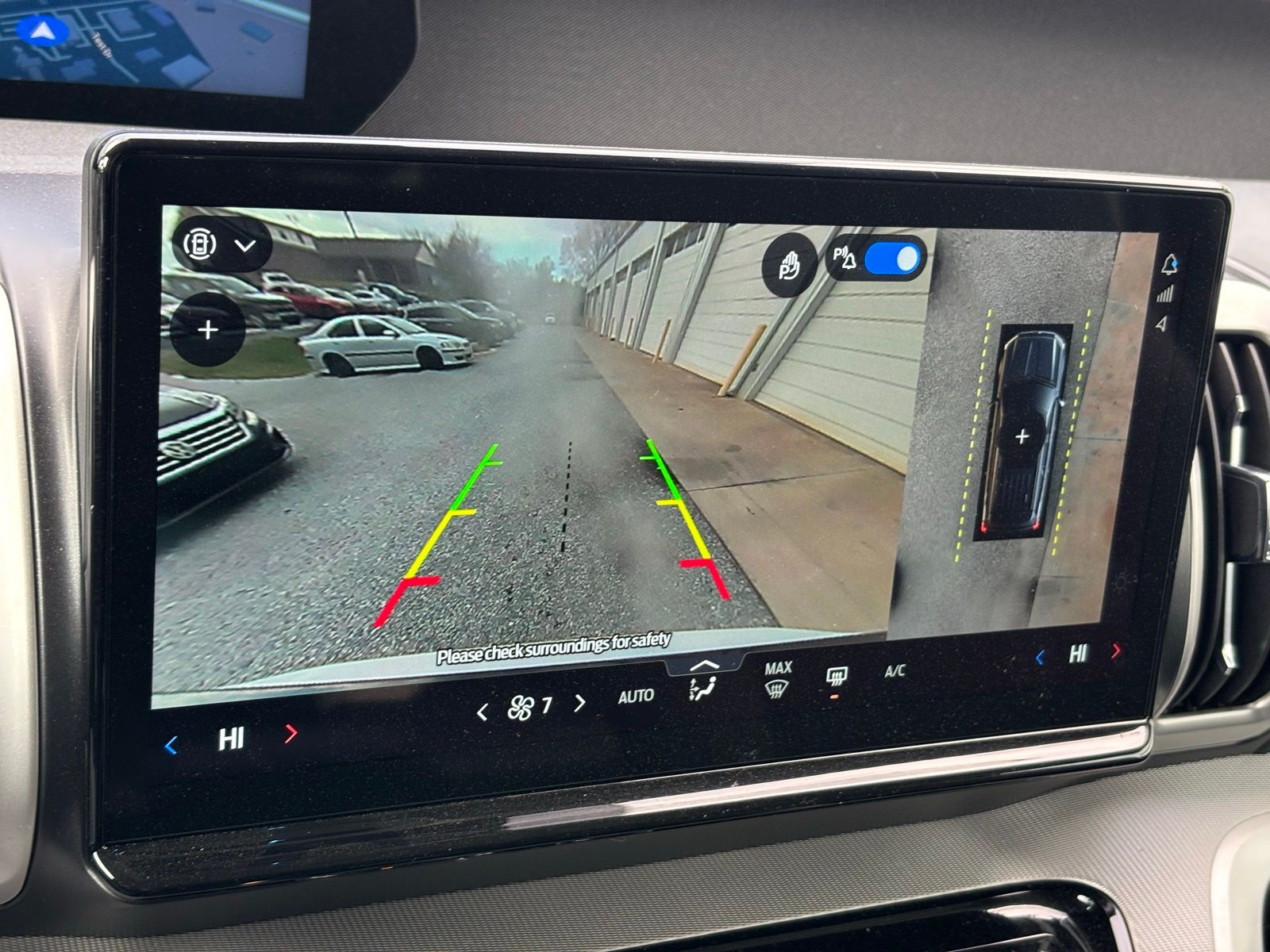 View vehicle photo 7