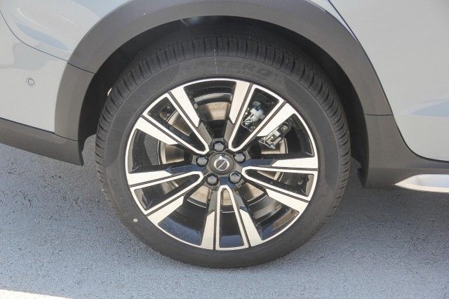 2025 Volvo V60 Cross Country Ultra - Photo 9