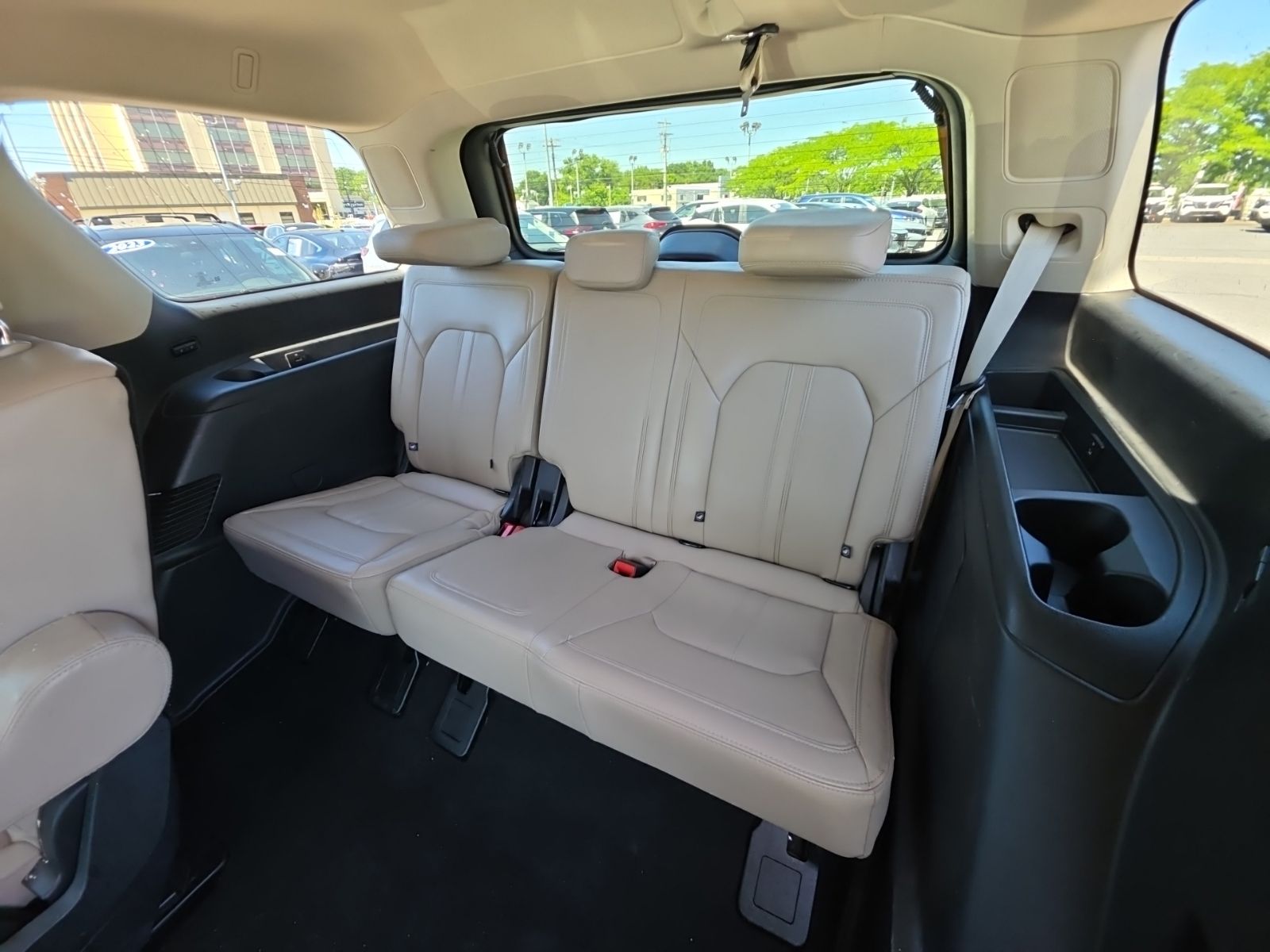 Used 2024 Silver Ford Limited image 30