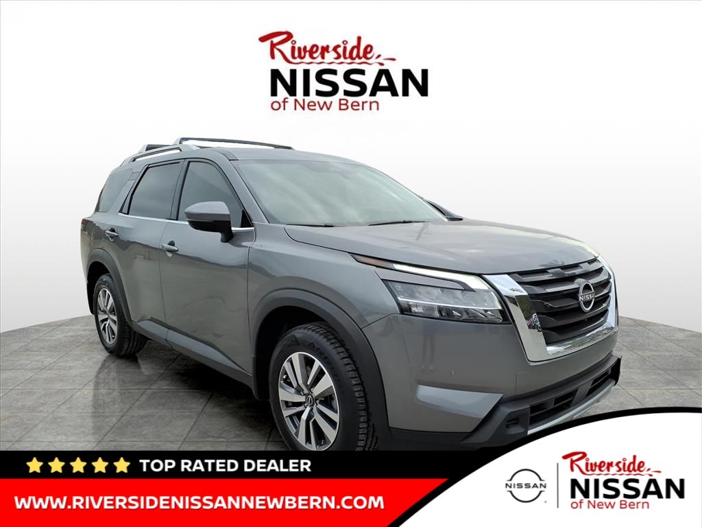 2023 Nissan Pathfinder SL 4WD