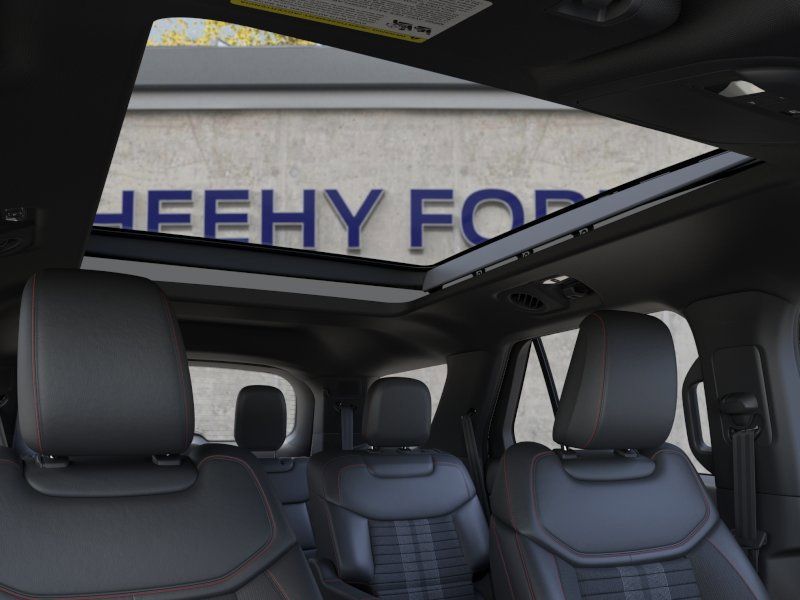 New 2026 Star White Metallic Tri-Coat Ford ST-Line image 22
