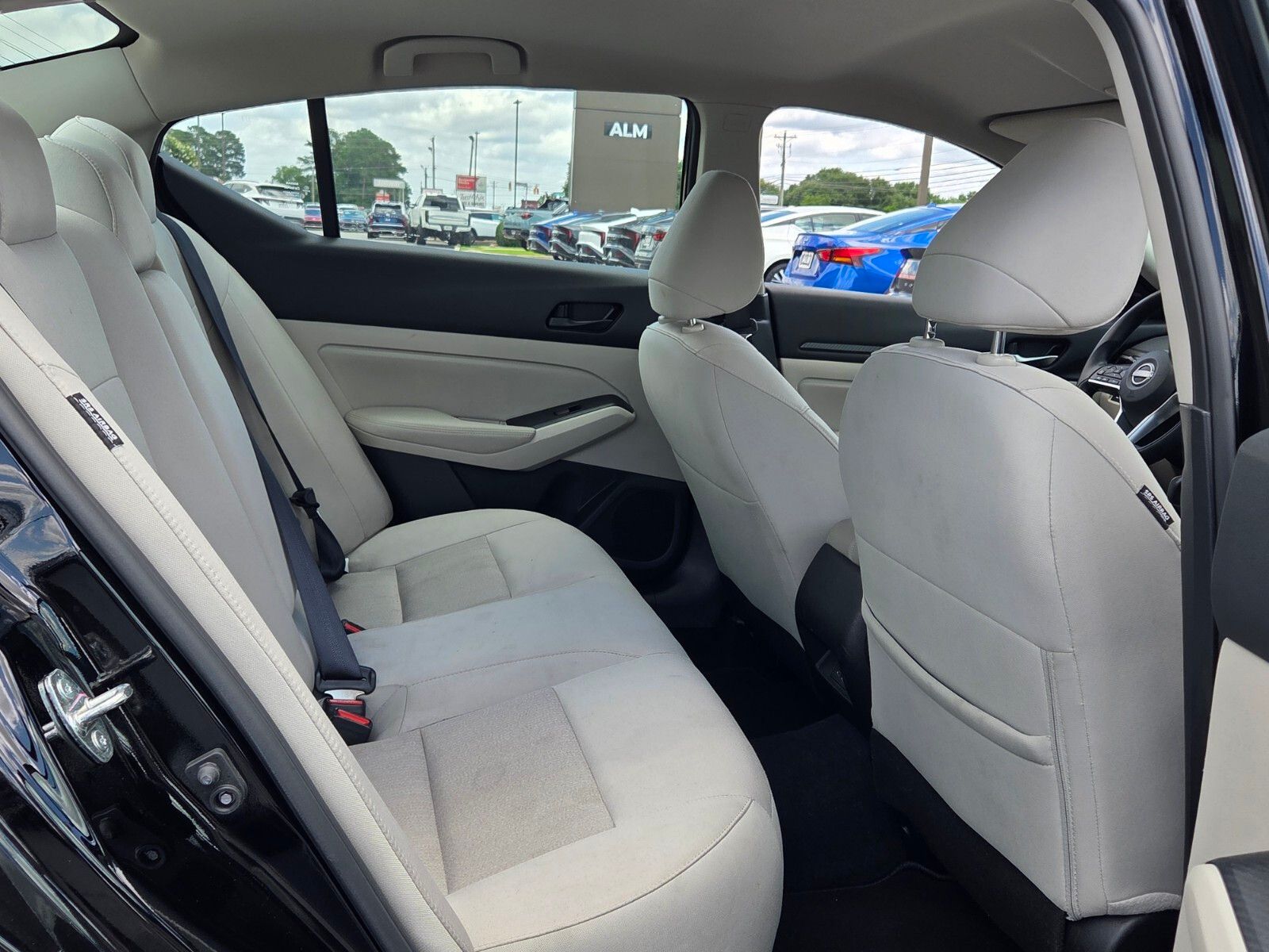 Used 2025 Super Black Nissan 2.5 SV image 15