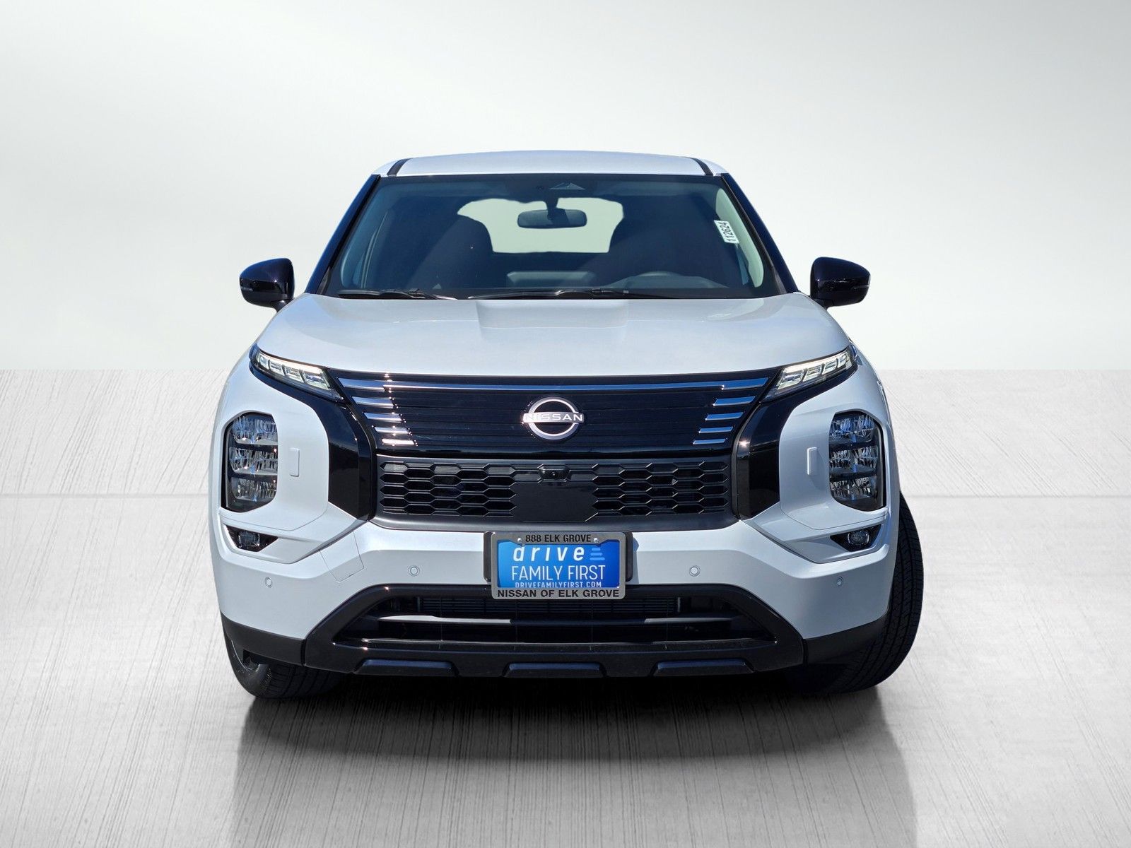 View vehicle photo 2