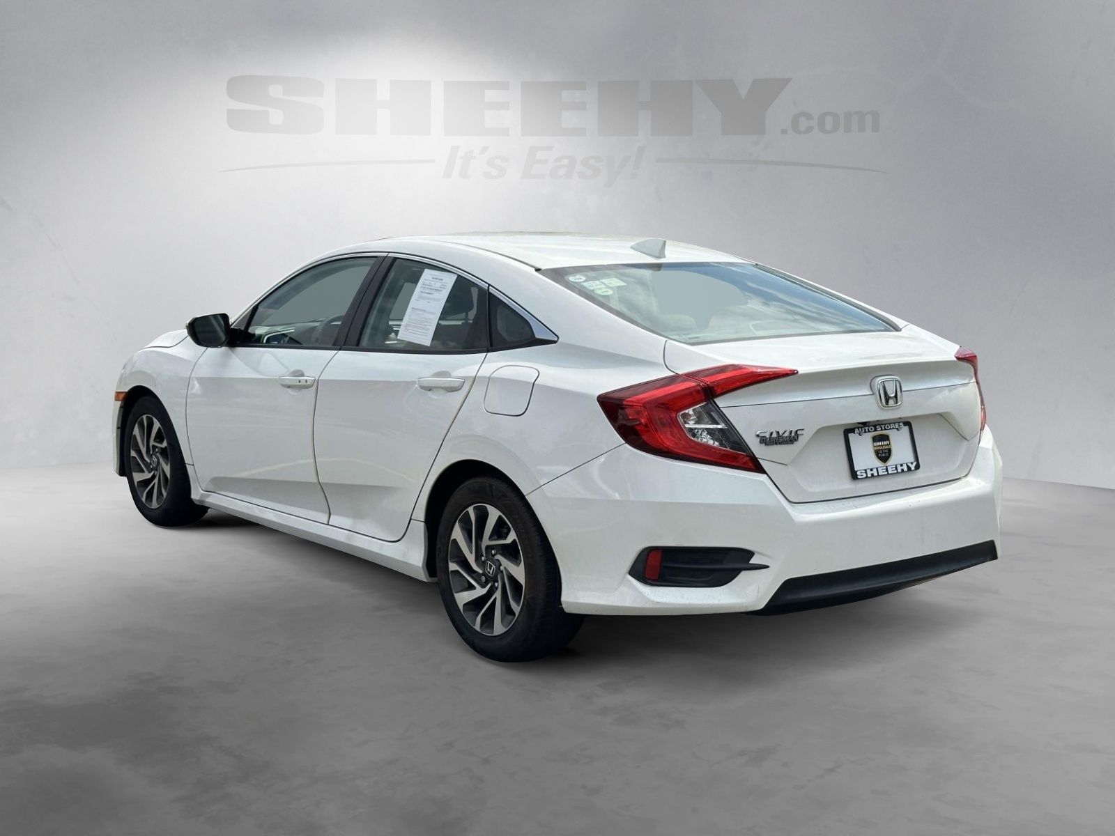 Used 2017  Honda EX image 13