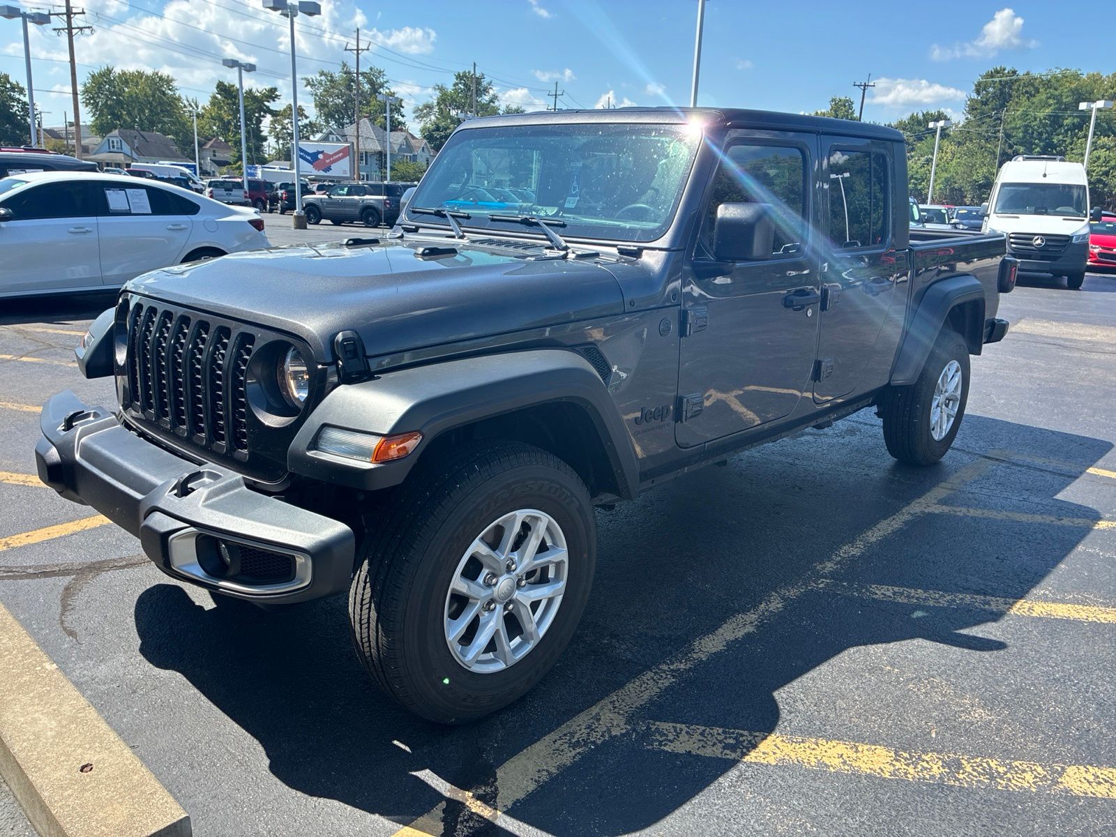 2023 Jeep Gladiator Gris (Granite Crystal Metallic Clearcoat) Camioneta Todo terreno 8 velocidades Automática