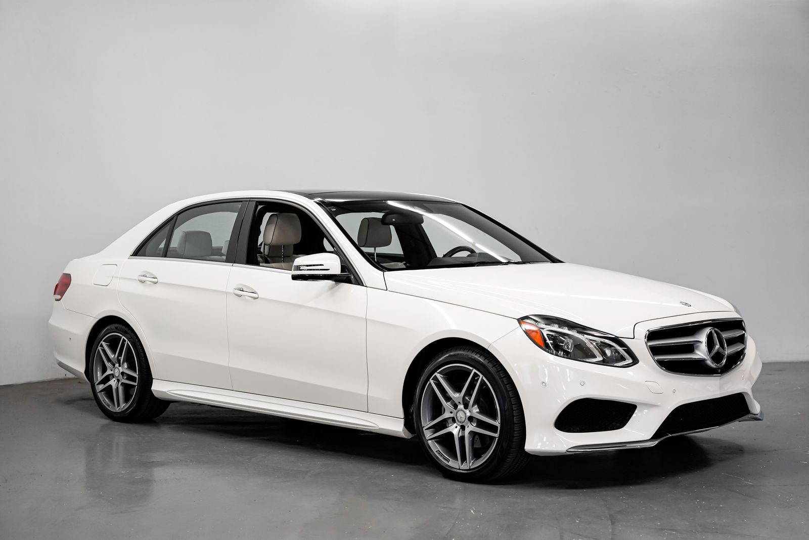 designo Diamond White Metallic 2015 Mercedes-Benz E-Class Sedan Rear-Wheel Drive 7-Speed Automatic