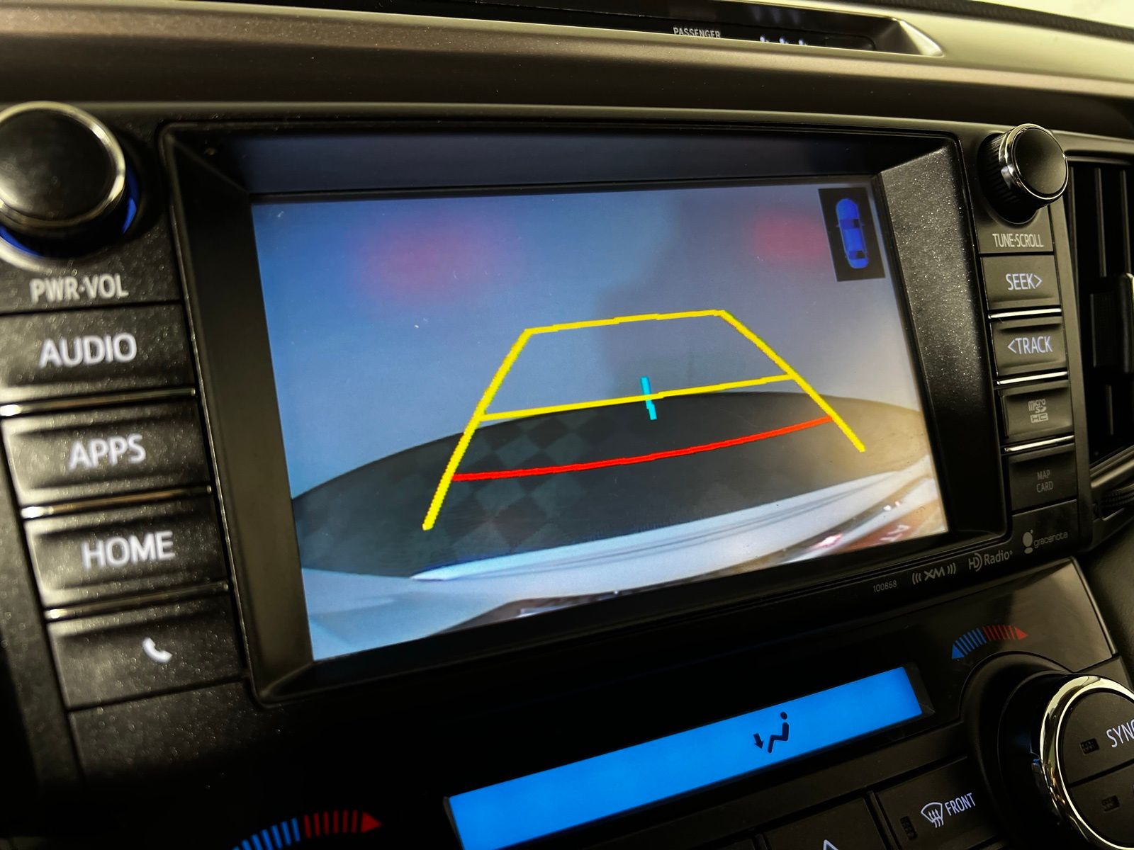 Thumbnail: 2018 Toyota RAV4 - 20