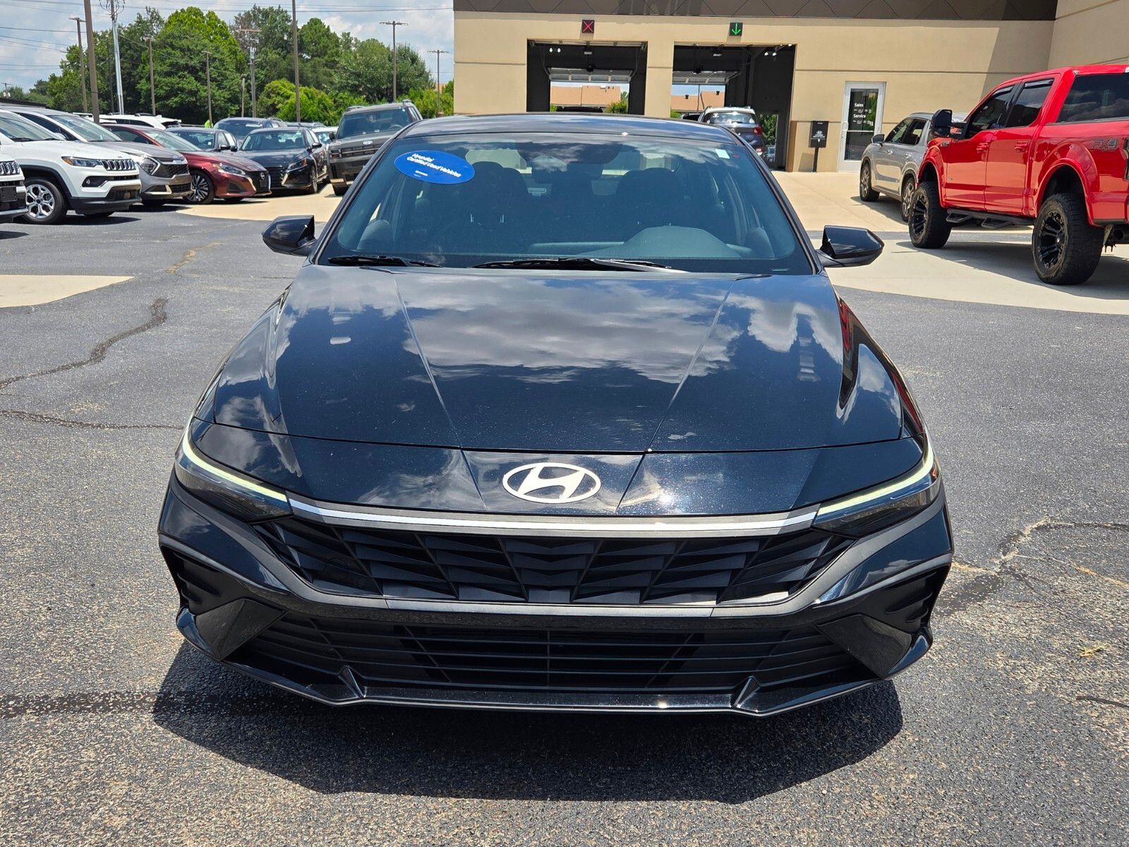 Used 2025 Black Hyundai SEL Sport image 2