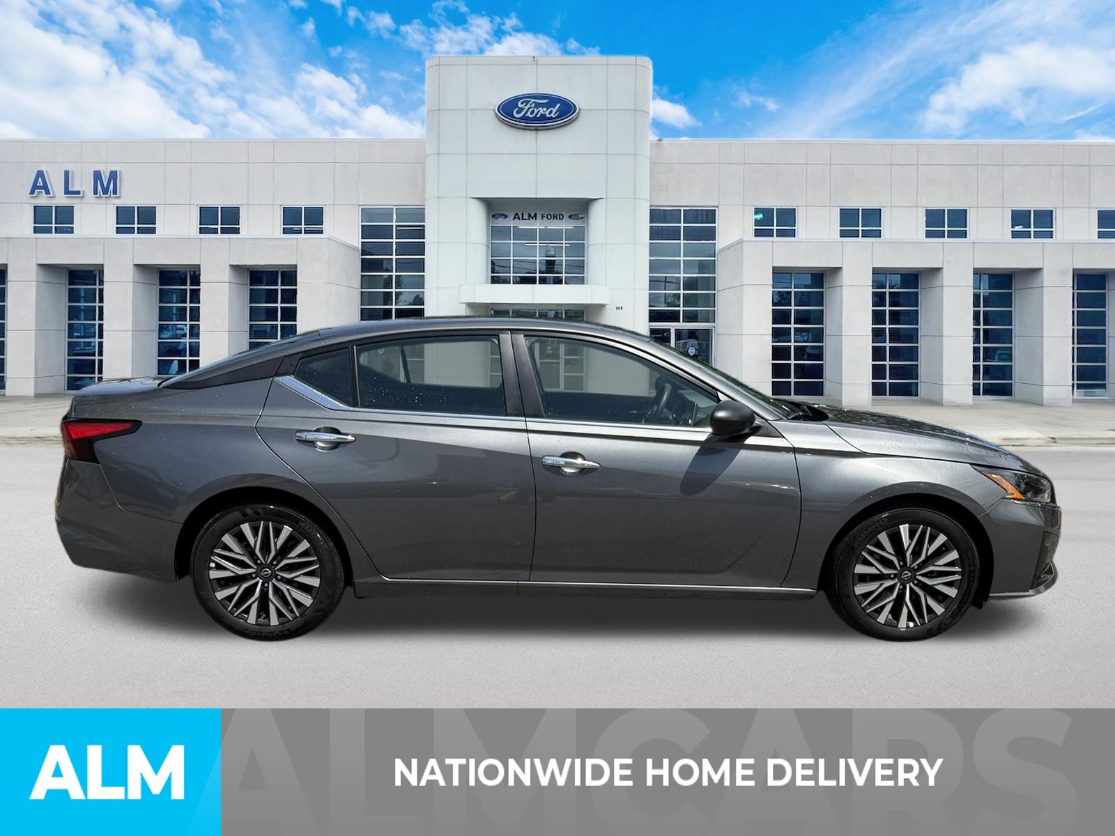 Used 2025 Gray Nissan 2.5 SV image 4