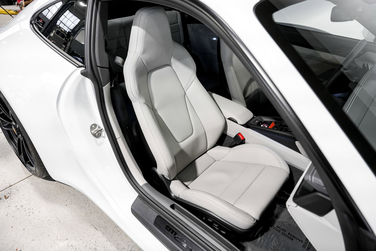 2022 Porsche 911 Carrera GTS — photo 28