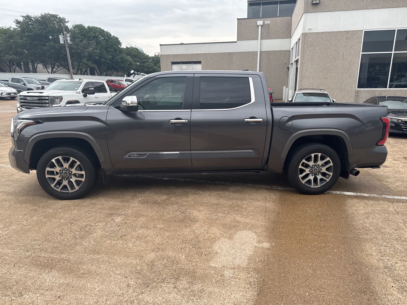View vehicle photo 2