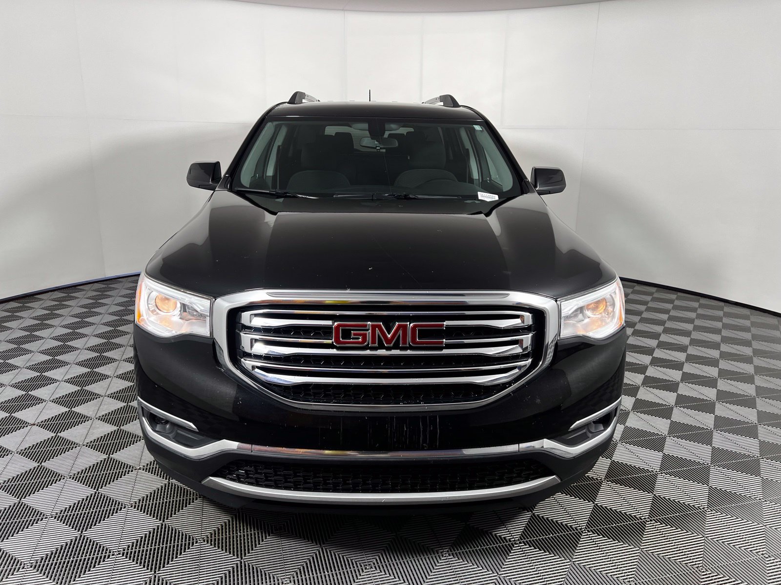 Thumbnail: 2017 GMC Acadia - 2