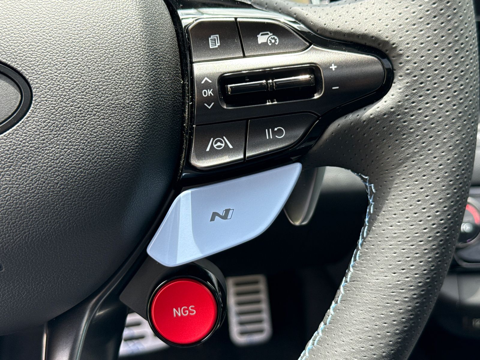 2025 Hyundai Elantra N Base photo 24