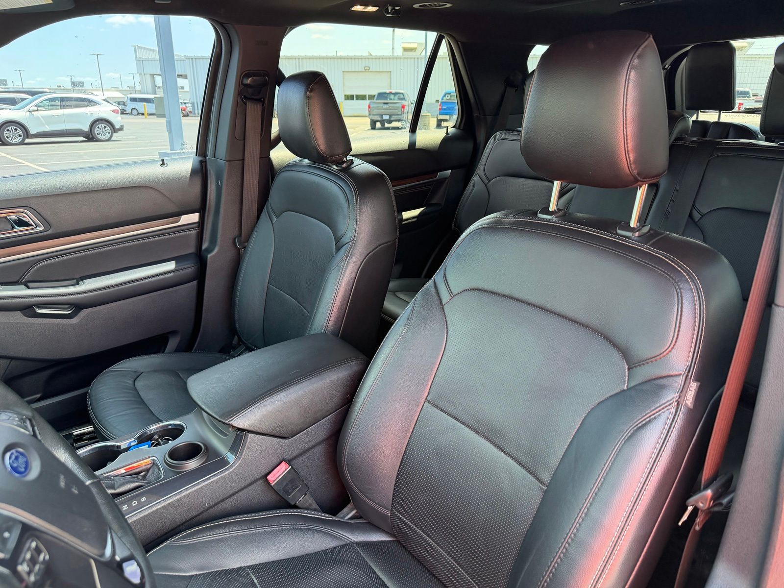 2019 Ford Explorer image 13
