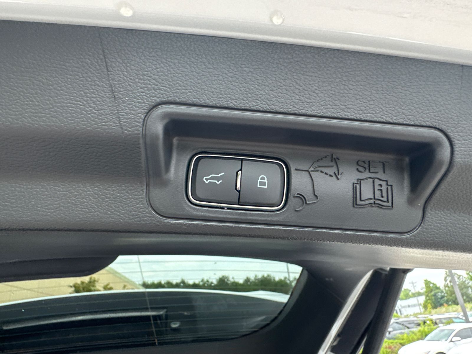 Used 2026 White Metallic Ford Platinum image 19