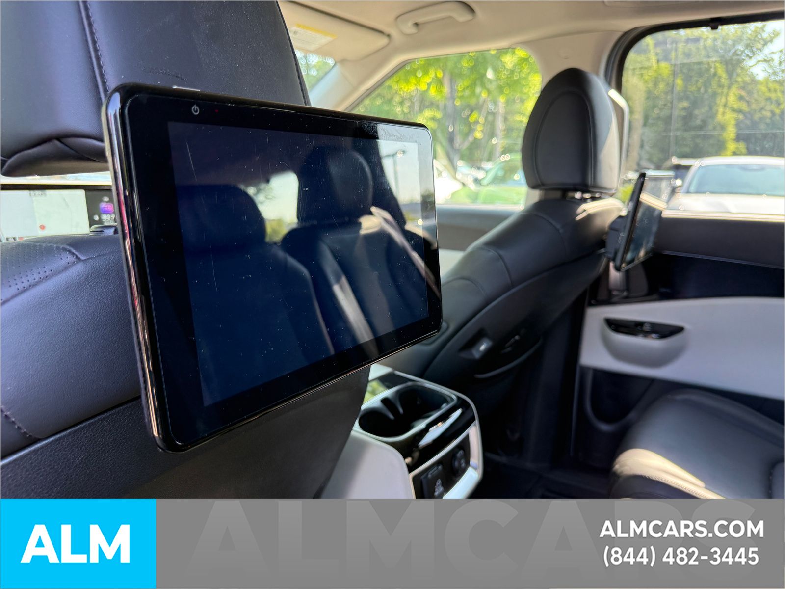Used 2022 White Kia SX image 11