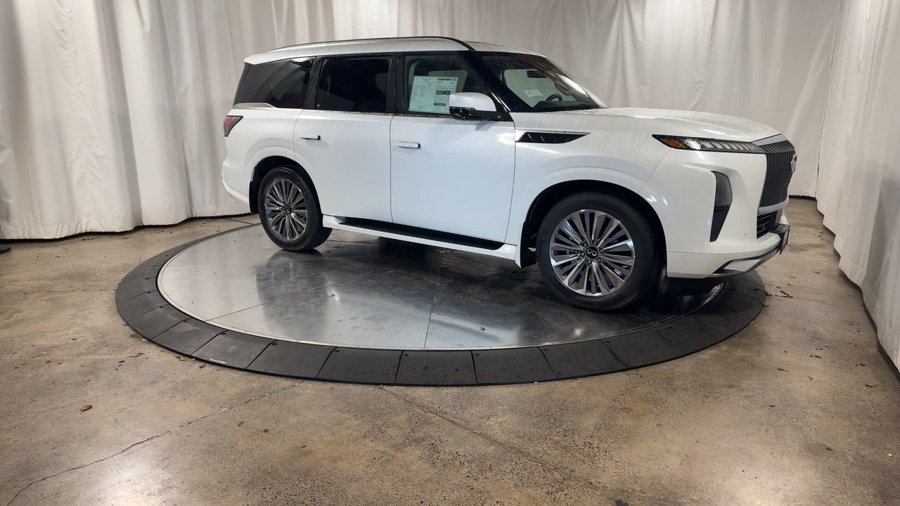 2025 Infiniti QX80 Luxe photo 2