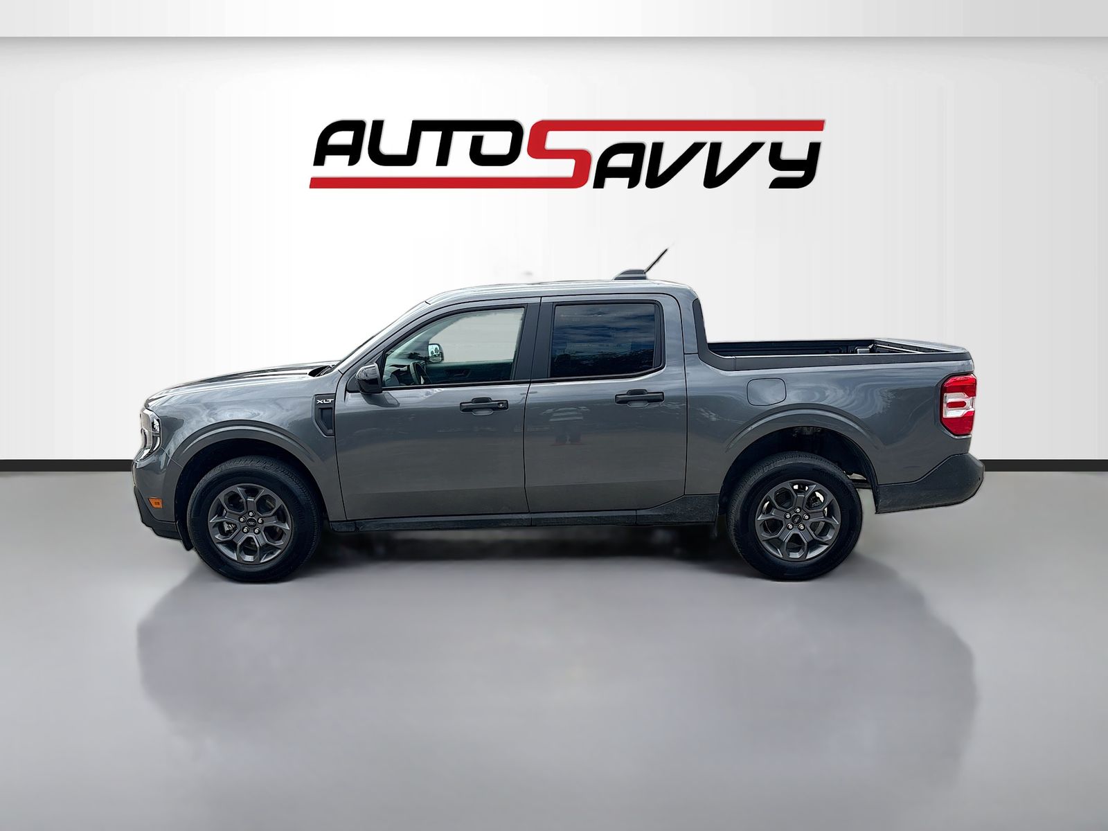 View vehicle photo 4