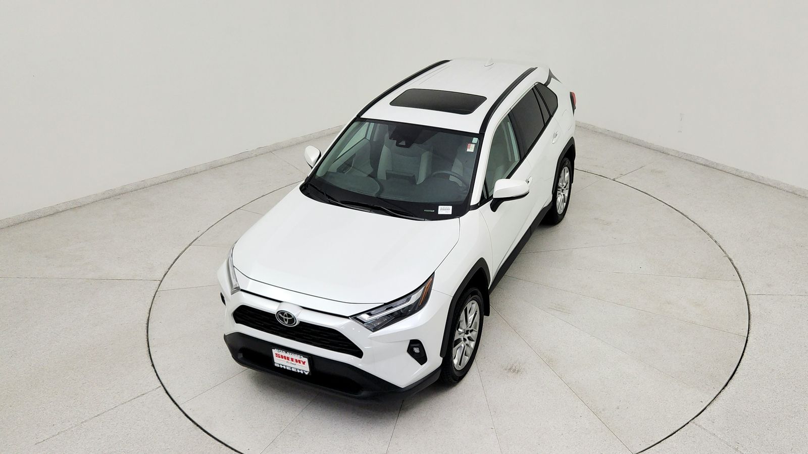 Used 2025 Beige Toyota XLE Premium image 16