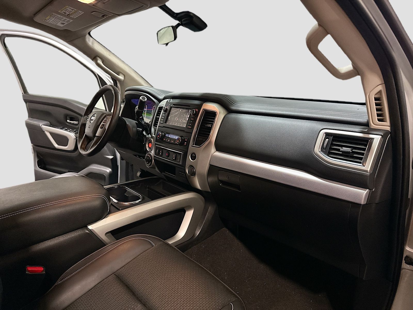 Used 2019 Silver Nissan PRO-4X image 28