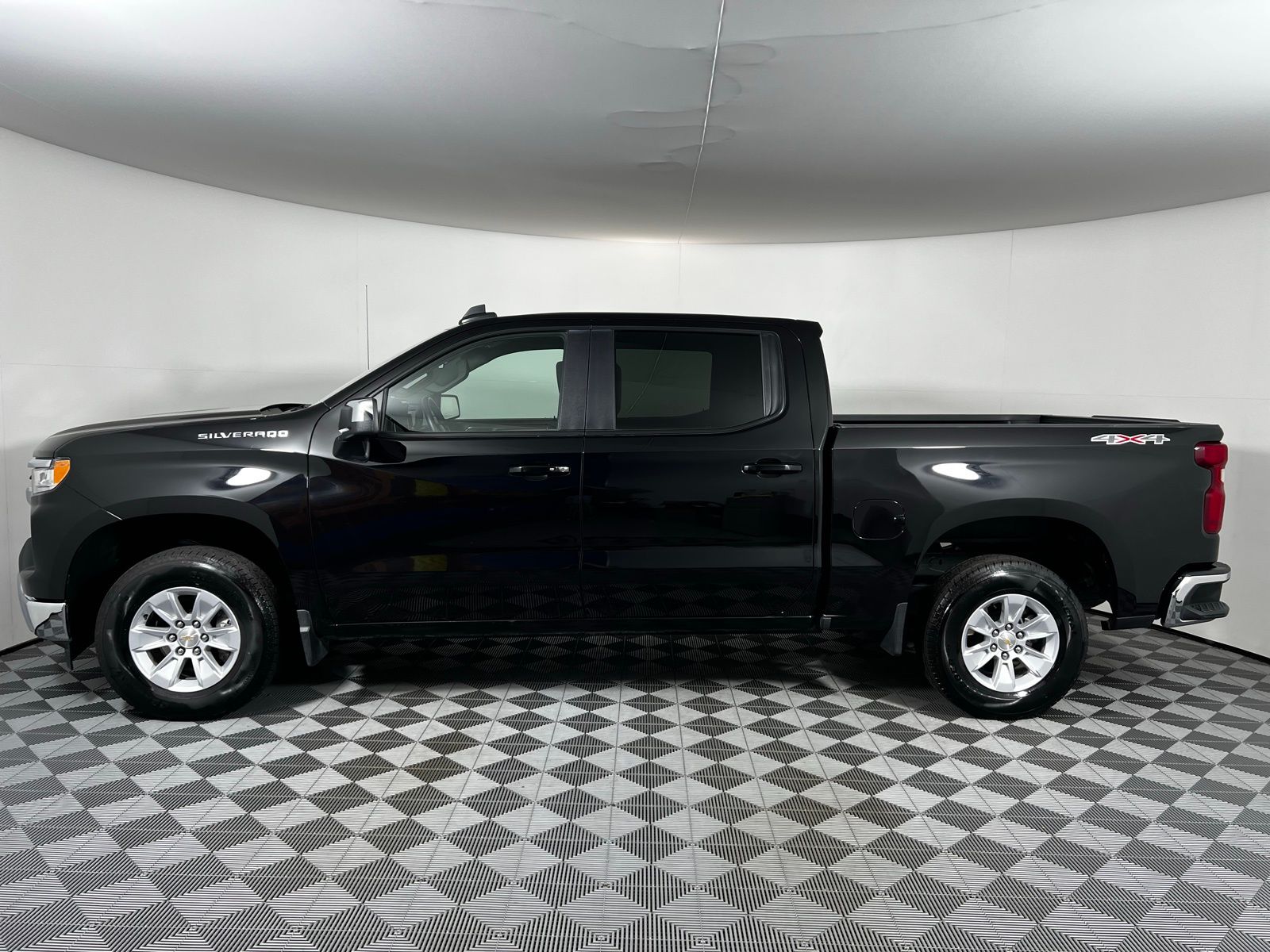 Thumbnail: 2025 Chevrolet Silverado 1500 - 15