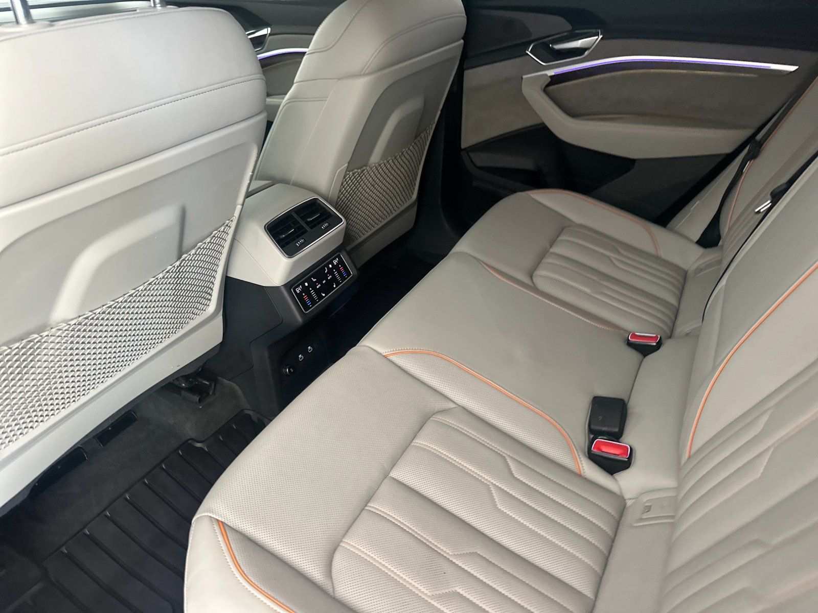 2024 Audi Q8 Sportback e-tron Prestige — full photo 12 of 27
